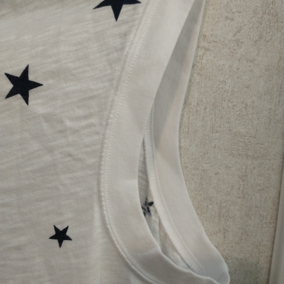 *SOLD* Calvin Klein Jeans Crop Top - Picture 10 of 11